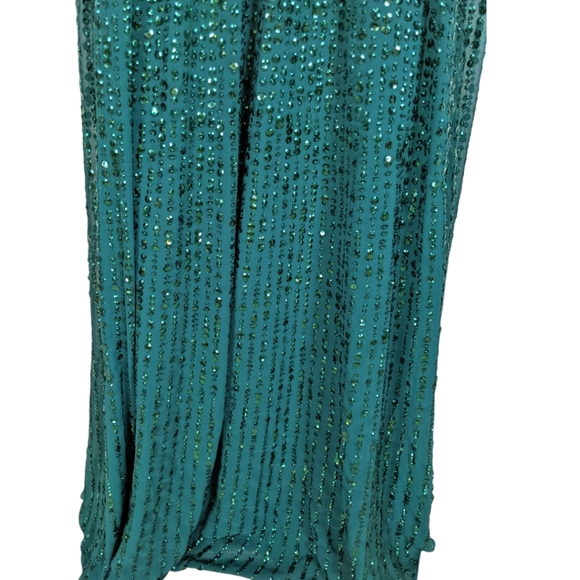 Mac Duggal Emerald Green Sequined Plunging Surplice Evening Gown Size 8 - Picture 9 of 14